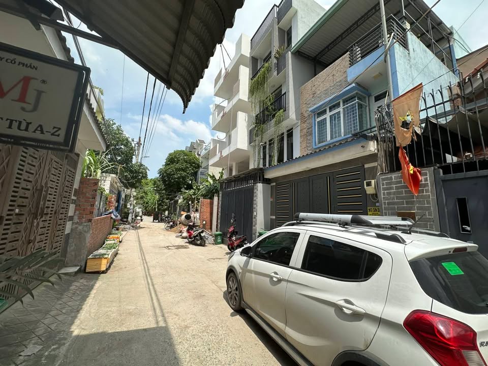 Đất Hiệp Bình Chánh Thủ Đức 64m² giá 6.1 tỷ - Đầu tư sinh lời với 2 mặt tiền!