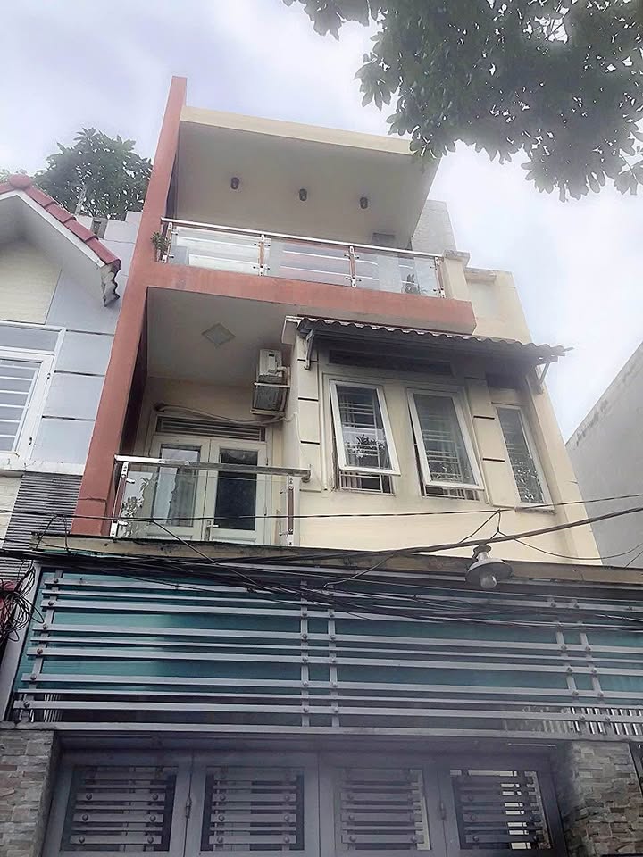 Nhà 3 tầng Bình Chiểu 73m² giá 5.7 tỷ - Hẻm ô tô tránh, gần chợ đầu mối!