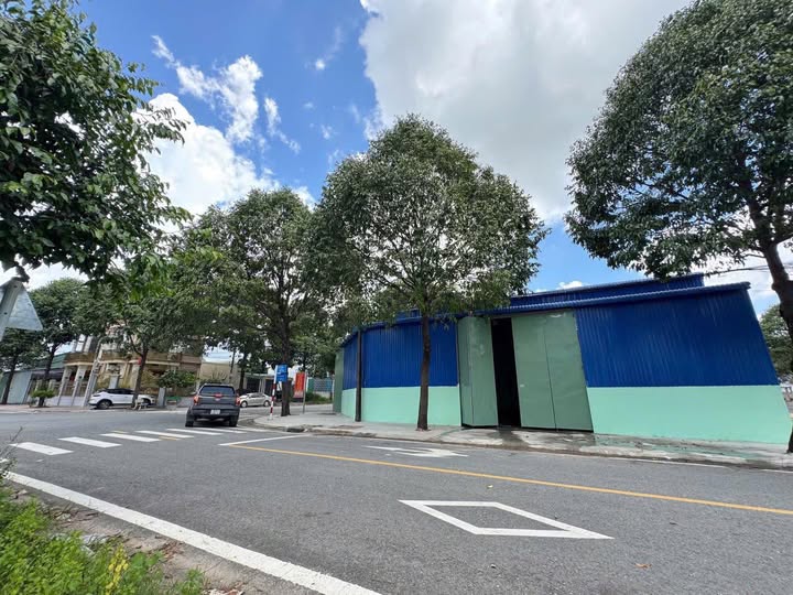 Kho cho thuê góc 2 mặt tiền tại Thủ Dầu Một 330m² - Giá 22 triệu/tháng