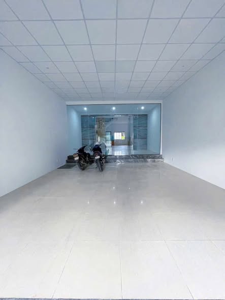 Cho thuê mặt bằng mặt tiền Huỳnh Văn Lũy, Thủ Dầu Một 120m² - Phù hợp làm văn phòng, phòng khám, Spa!