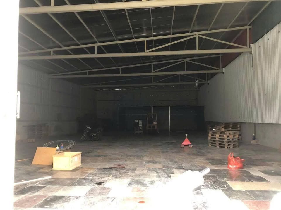 Kho cho thuê tại Cầu Bươu, Hà Đông 450m² - Vị trí đẹp, an ninh 24/7!