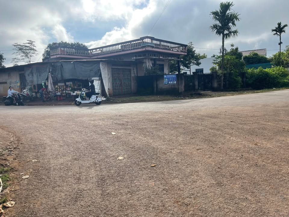 Đất nền Krông Năng 600m² giá 6.3 tỷ - Vị trí đắc địa 2 mặt tiền!