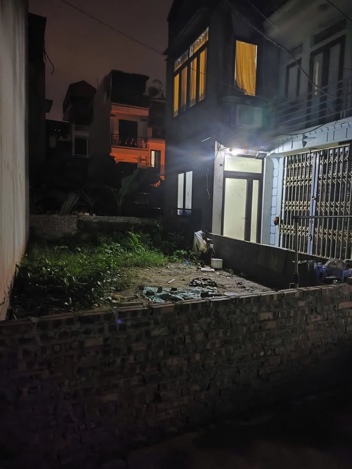 Đất lô góc Ngọc Thụy, Gia Lâm 47m² giá 500 triệu - Ô tô vào tận đất!