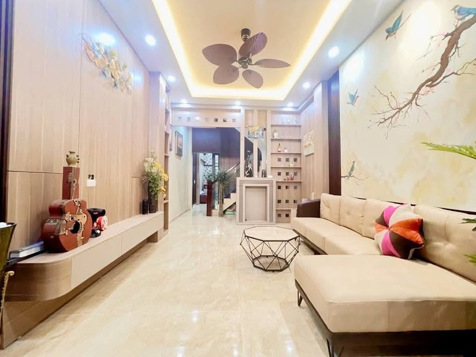 Nhà đẹp Nguyễn Văn Cừ - Long Biên 56m² giá 1.1 tỷ - Full nội thất, sẵn sàng ở ngay!