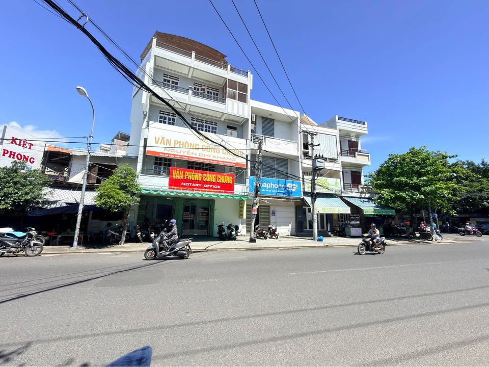 Nhà 4 tầng + 1 tum đường Tôn Thất Tùng, Nha Trang 42.3m² - Giá chỉ 9.5 tỷ!