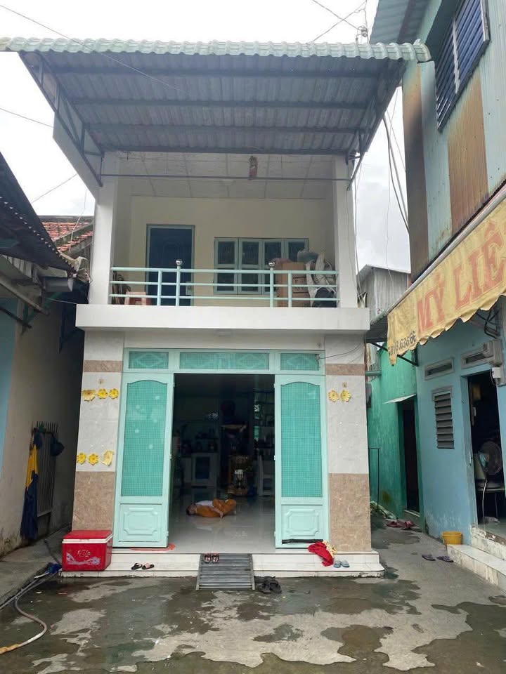 Nhà cho thuê hẻm Võ Văn Hoài, Bình Khánh, Long Xuyên 3.5 triệu - Nội thất đầy đủ, vào ở ngay!