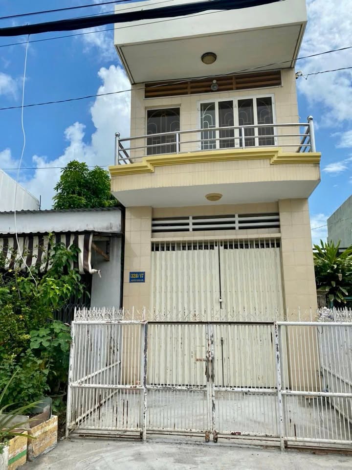 Nhà cho thuê đường Nguyễn Thanh Sơn, Long Xuyên 35m² - View bờ kè thoáng mát!