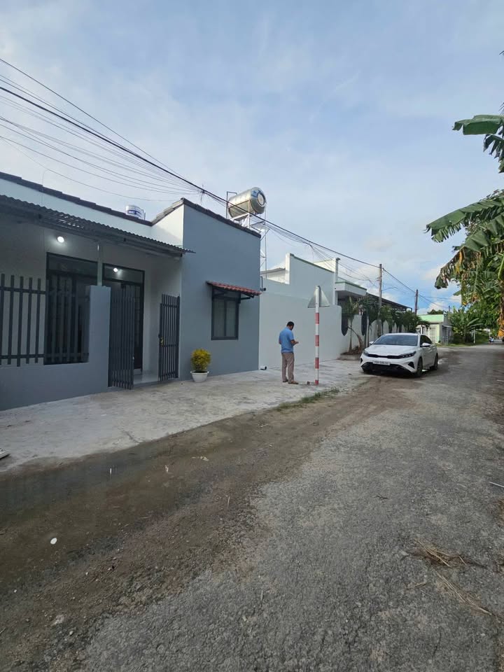 Nhà phố Hòa Thành Tây Ninh 67m² giá 749 triệu - Giao thông thuận tiện!