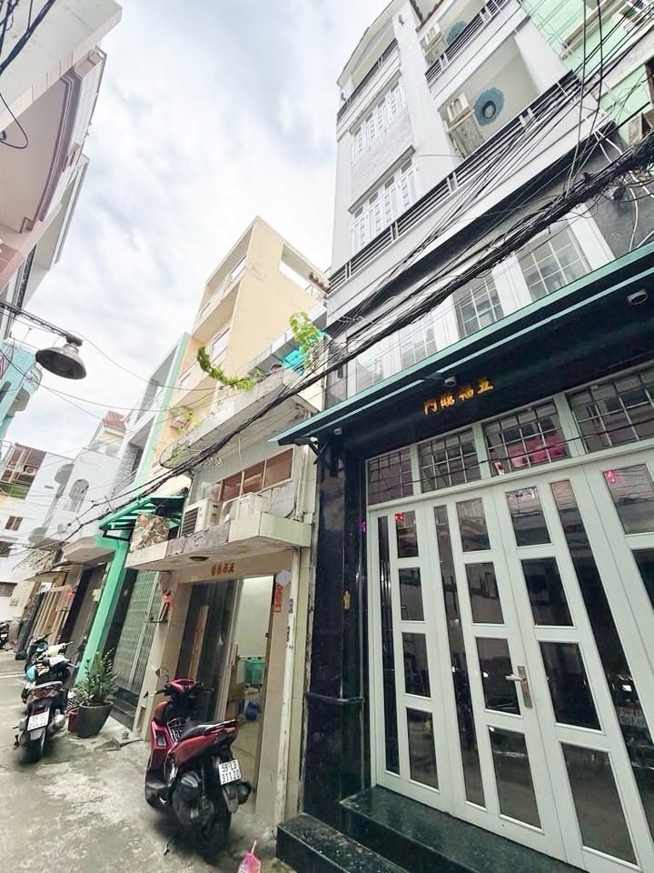 Nhà 2 Tầng Trung Tâm Quận 6 - Diện Tích 52.65m², Giá 7.9 Tỷ - Chính Chủ Bán Gấp!