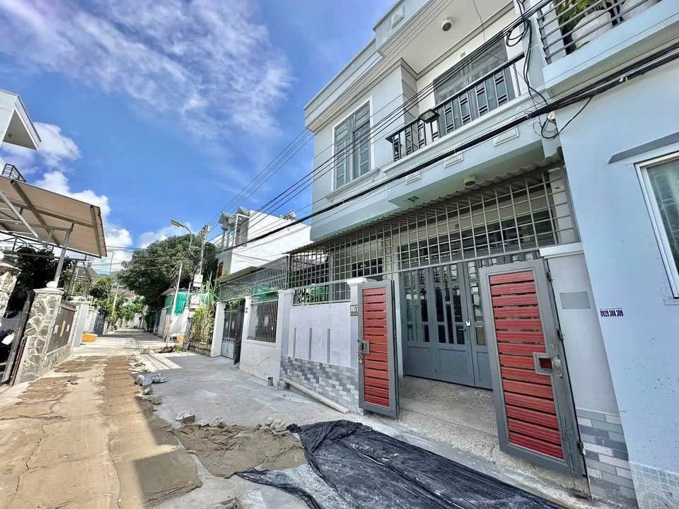 Nhà bán Bắc Nha Trang 60m² giá 4.25 tỷ - Gần chợ và trường học!