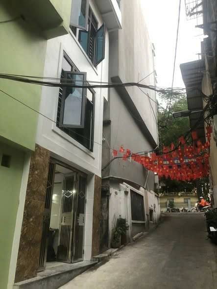 Nhà riêng cho thuê tại Hoàng Hoa Thám, Ba Đình 16m² - Giá chỉ 7.5 triệu/tháng!