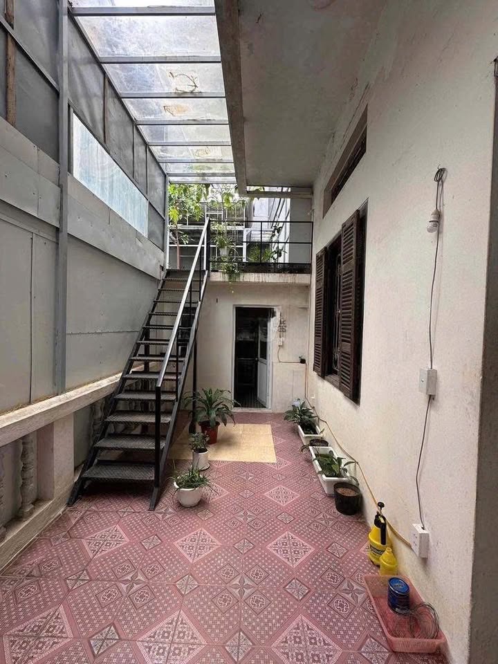 Nhà cho thuê 2 tầng tại ngõ 31 Vĩnh Phúc, Ba Đình - Diện tích 60m², giá thỏa thuận!