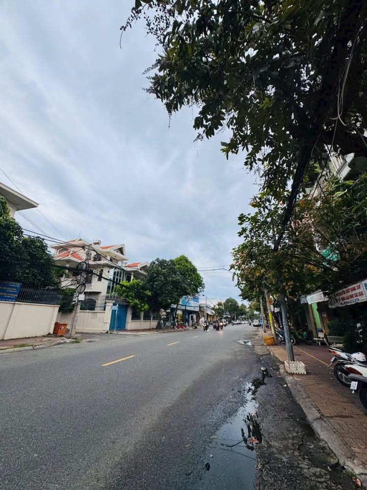 Nhà mặt tiền đường Huyền Trân Công Chúa, phường Tam Thắng, 56m² giá 7.9 tỷ - Kinh doanh sầm uất!