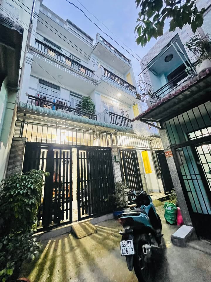 Căn hộ CCVB Ấp 3 Xuân Thới Thượng 32m² giá 1.8 tỷ - Sẵn sàng vào ở!