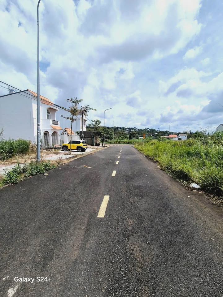 Lô đất Bảo Lộc 120m² giá 2.39 tỷ - Tiềm năng đầu tư cao!