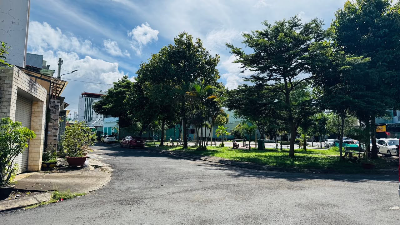 Bán đất mặt tiền Tô Hoài, Pleiku 87m² giá chỉ 2.8 tỷ - Kinh doanh thuận lợi!