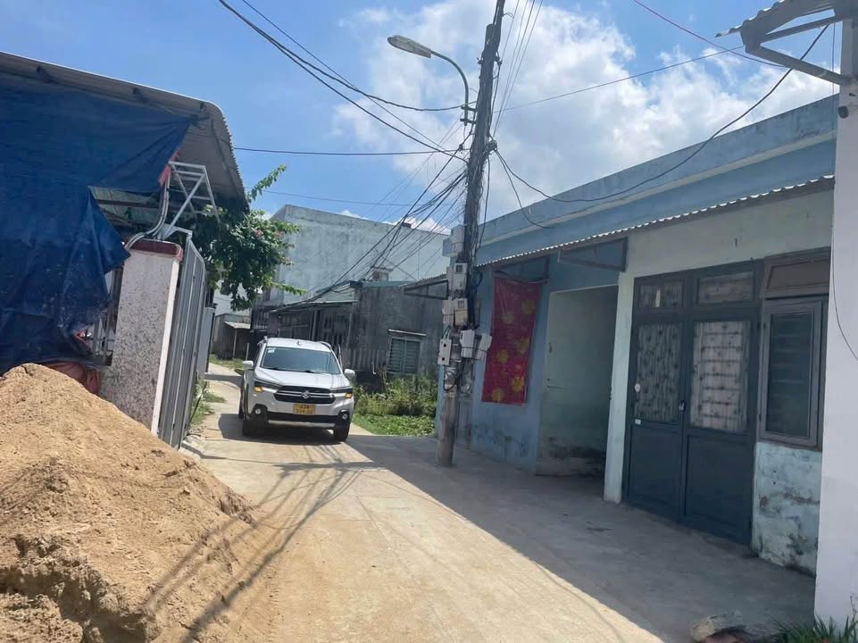 Dãy trọ 3 phòng tại chợ Hòa Thọ Tây, Đà Nẵng 107m² giá 2 tỷ - Đầu tư sinh lời ngay!