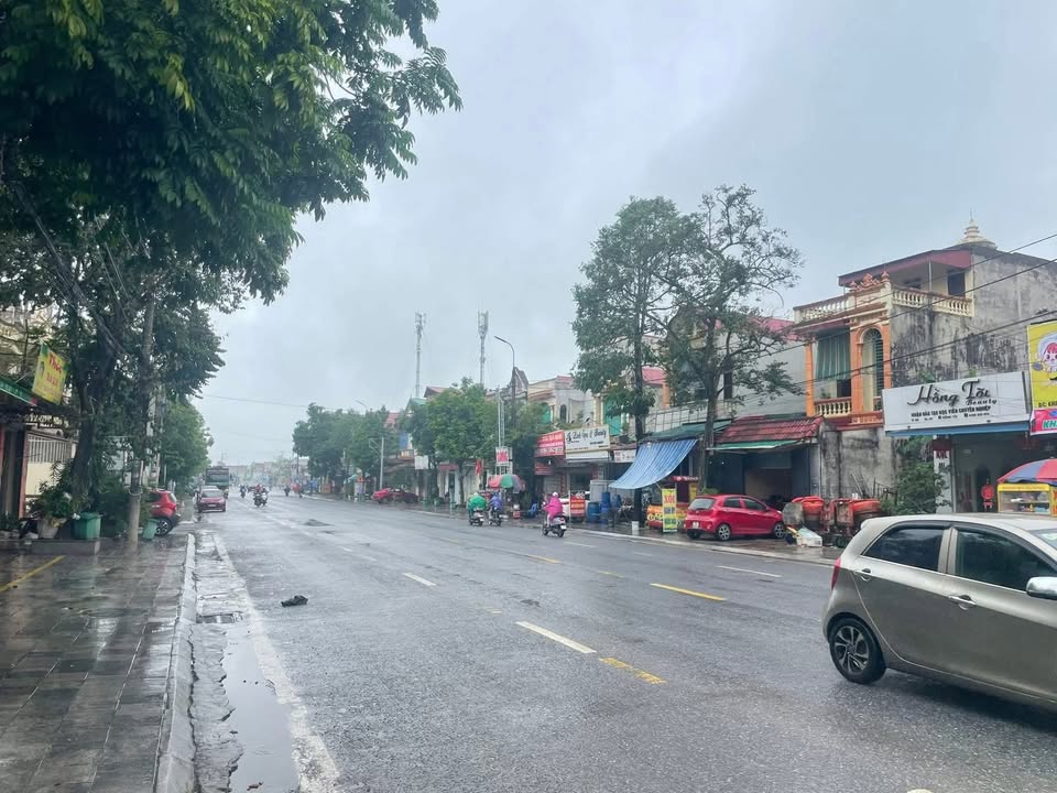 Đất nền kinh doanh sầm uất tại Thiệu Hóa 125m² giá 5.6 tỷ - Hướng Đông thuận lợi!