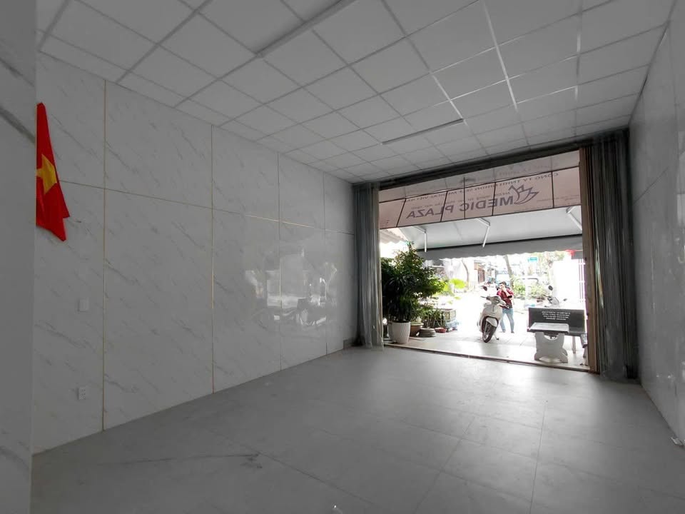 Nhà mặt tiền đường Huy Cận, Hoà Cường 70m² chỉ 8 triệu - Phù hợp ở và kinh doanh!