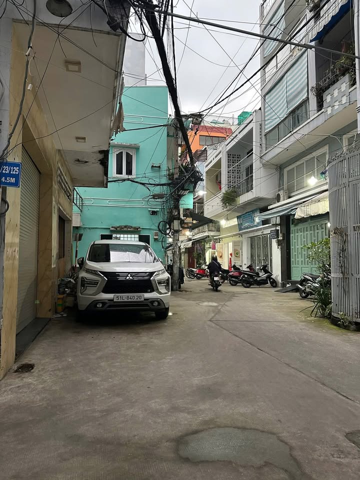 Nhà 2 Mặt Tiền Hẻm Xe Hơi Huỳnh Văn Bánh, Phú Nhuận 30m² giá 7.18 tỷ - Đầu tư sinh lời ngay!