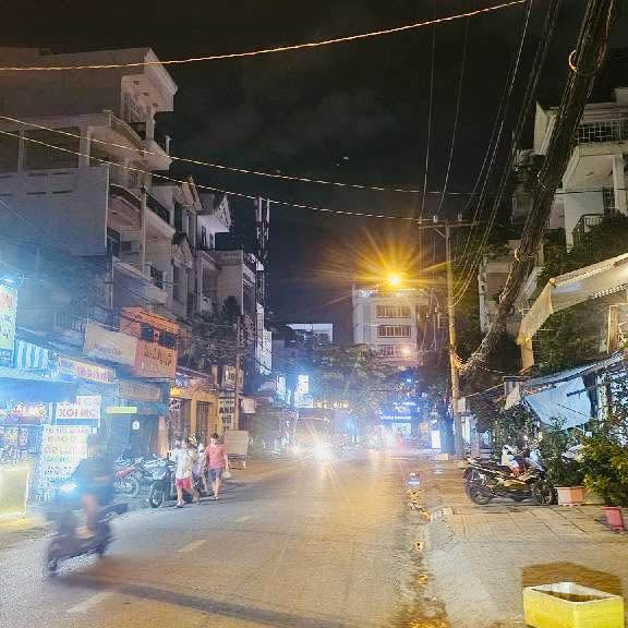 Nhà phố Tân Phú 61m² giá 4 tỷ - Sổ hồng chính chủ, hoàn công đầy đủ!