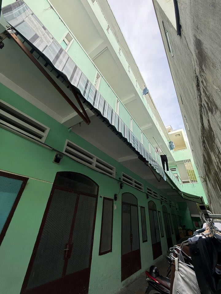 Dãy trọ 3 tầng Đặng Tất, Bắc Nha Trang 107m² giá 8.99 tỷ - Thu nhập 50 triệu/tháng!