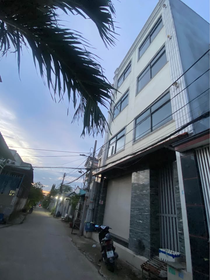 Nhà 4 tầng Tân Phú, Thủ Đức 370m² giá 9 tỷ - Đầu tư sinh lời ngay!