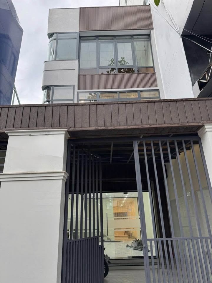 Nhà nguyên căn mặt tiền đường Đào Duy Anh, Quận Phú Nhuận, 120m² - Phù hợp kinh doanh ngay!