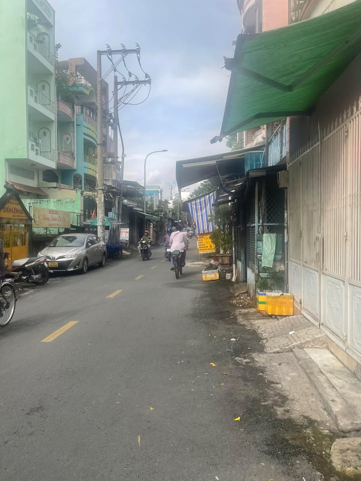 Nhà phố Hẻm 1, Tỉnh Lộ 10, Quận 6, 37m² giá 4.6 tỷ - Nhà đẹp ở liền!