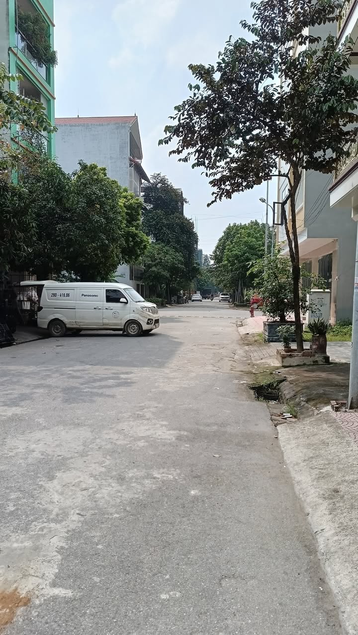 Đất phân lô vỉa hè Phú Lương Hà Đông 50m² giá 9 tỷ - Sổ đỏ chính chủ!