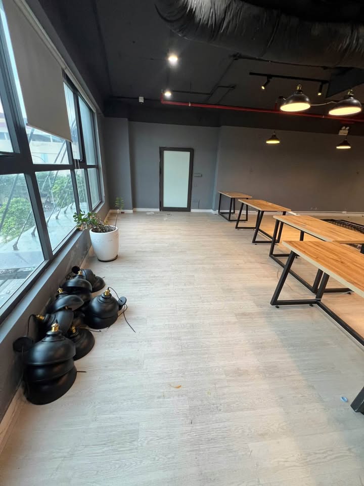 Văn phòng cho thuê tại Dương Đình Nghệ, Cầu Giấy 120m² - Giá chỉ 15 triệu/tháng!