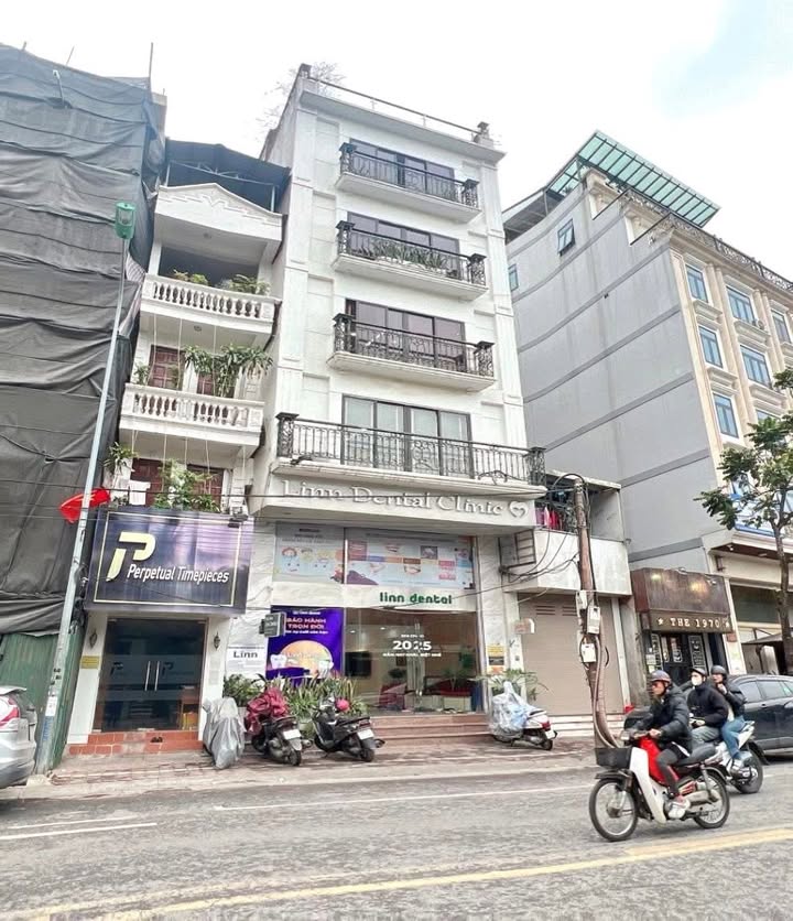 Mặt phố Tạ Quang Bửu 65m² giá 59.5 tỷ - Kinh doanh dòng tiền 25 triệu/tháng!