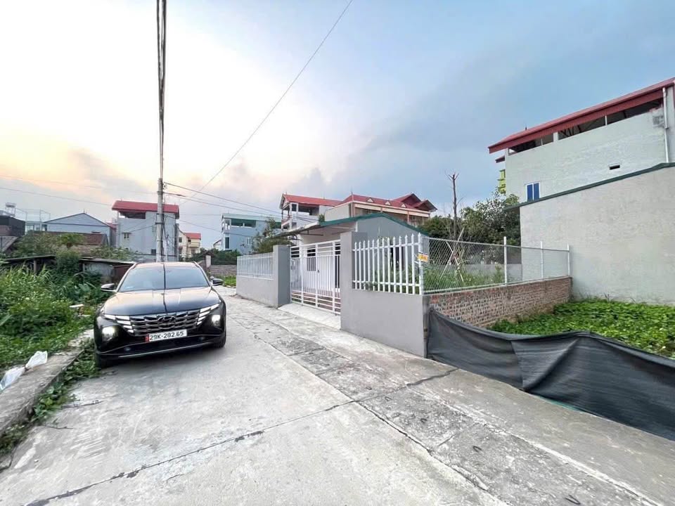 Đất nền Quang Minh 60m² giá 3 tỷ - Sổ đỏ chính chủ, vị trí đắc địa!