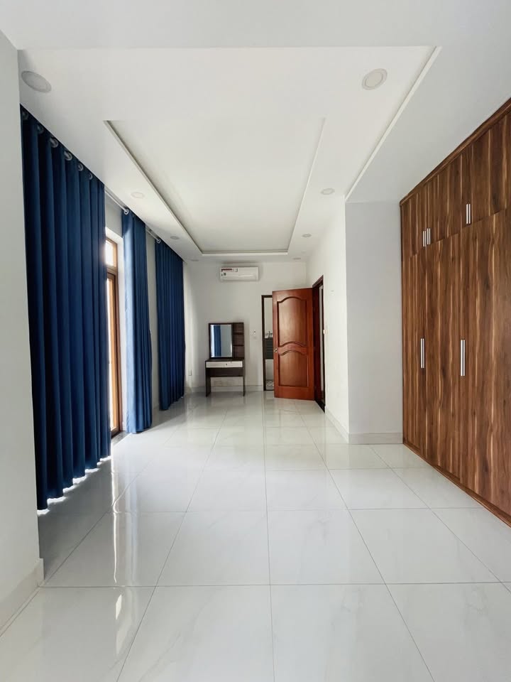 Biệt thự kinh doanh Trần Thái Tông 127m² giá 25 tỷ - Đầu tư sinh lời ngay!