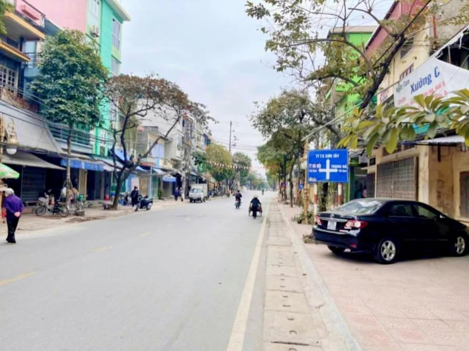 Nhà mặt phố Lê Lợi Sơn Tây 240m² giá 10 tỷ - Đầu tư sinh lời tuyệt vời!