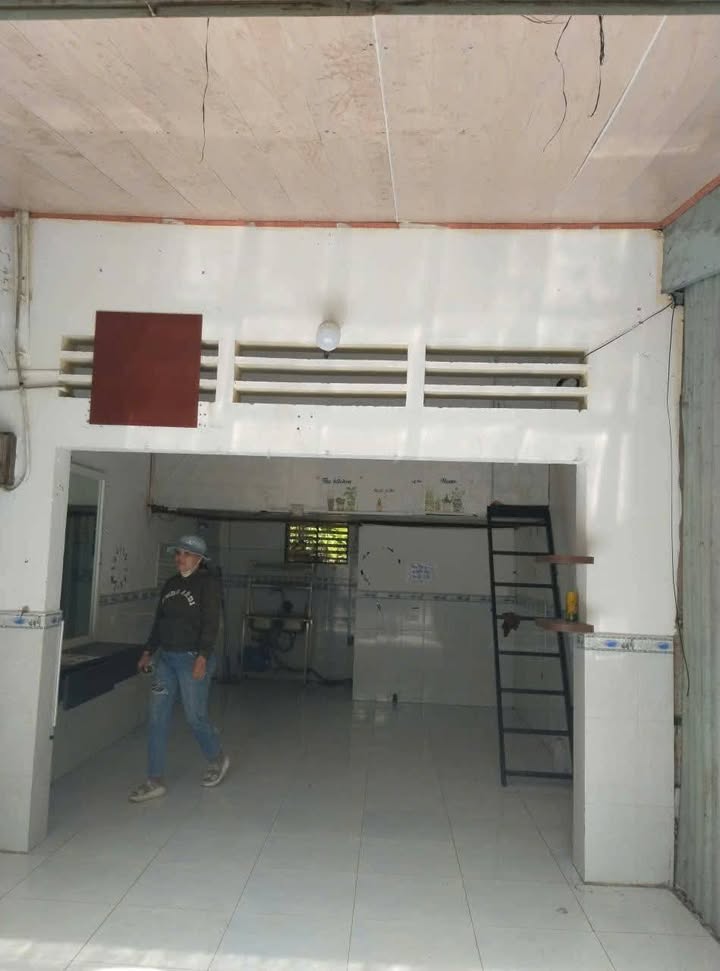 Nhà cho thuê mặt tiền đường Tân Thới Nhất 5.5 triệu - Thuận tiện giao thông