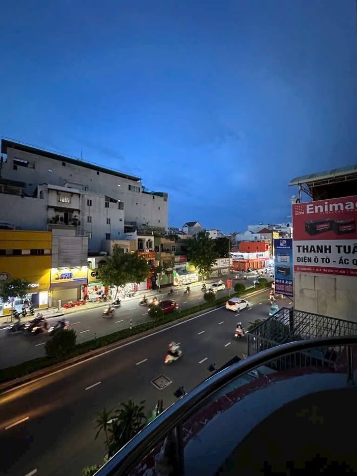 Bán gấp FrontHouse mặt tiền Cộng Hòa 80m² giá 19.6 tỷ - Vị trí đắc địa gần nhà ga T3