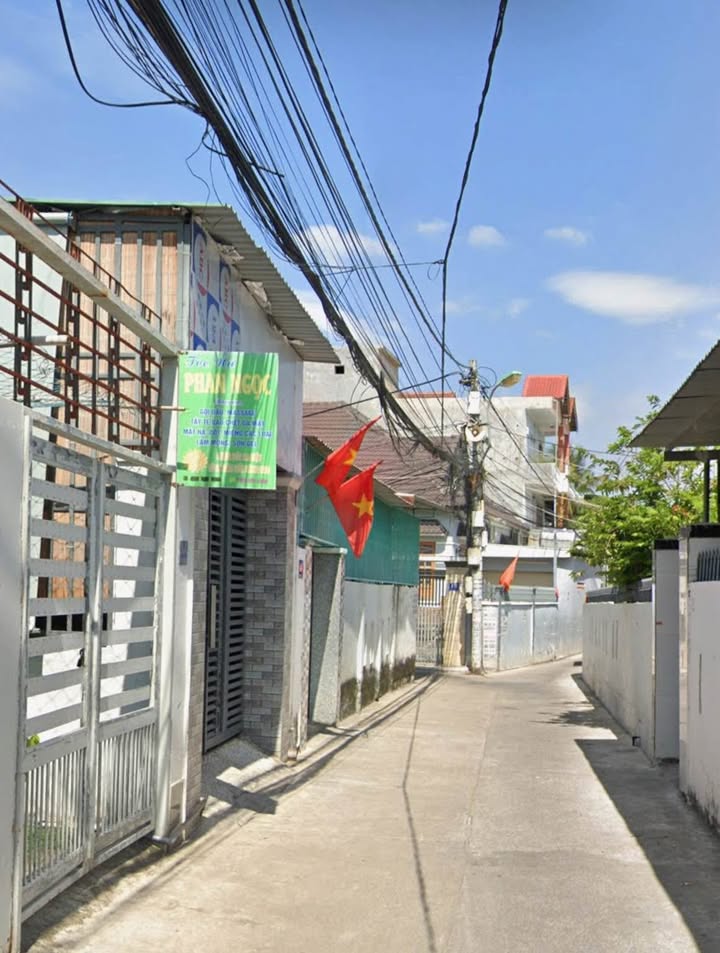 Nhà 2 mặt tiền hẻm ô tô Phước Long Nha Trang 92,7m² giá 4,5 tỷ - Đầu tư sinh lời ngay!