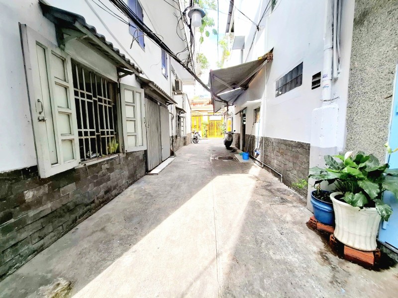 Nhà bán Quận 4 - Đoàn Văn Bơ 46m² giá 5.4 tỷ - Đầu tư sinh lời ngay!