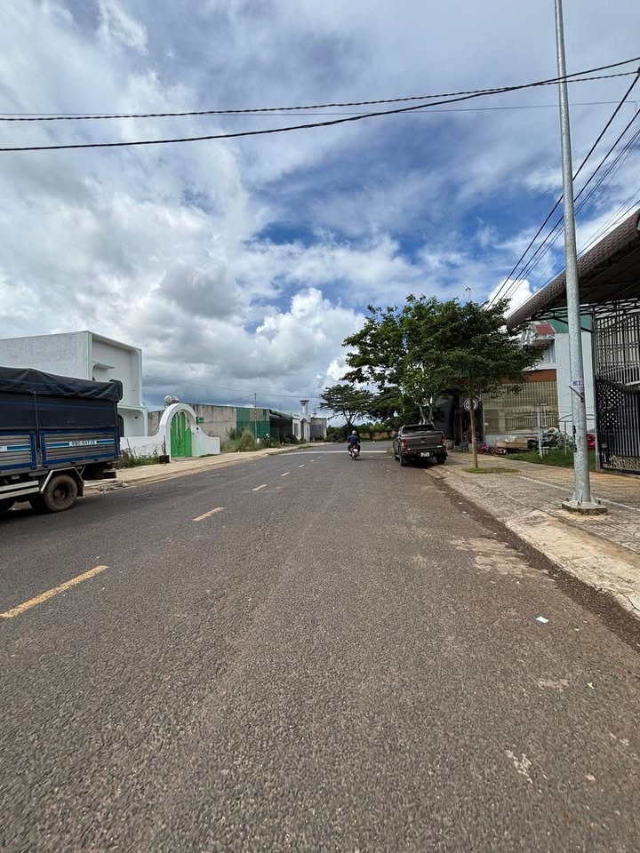 Nhà mặt tiền Tùng Mậu, Đức Trọng 165m² giá 5.1 tỷ - Kinh doanh tuyệt vời!