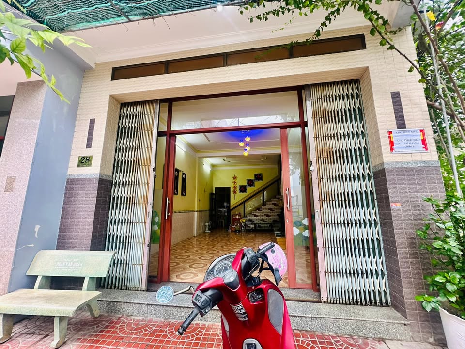 Nhà nguyên căn cho thuê tại Nguyễn Thị Thập, 80m² giá 8 triệu - Phù hợp mở văn phòng!