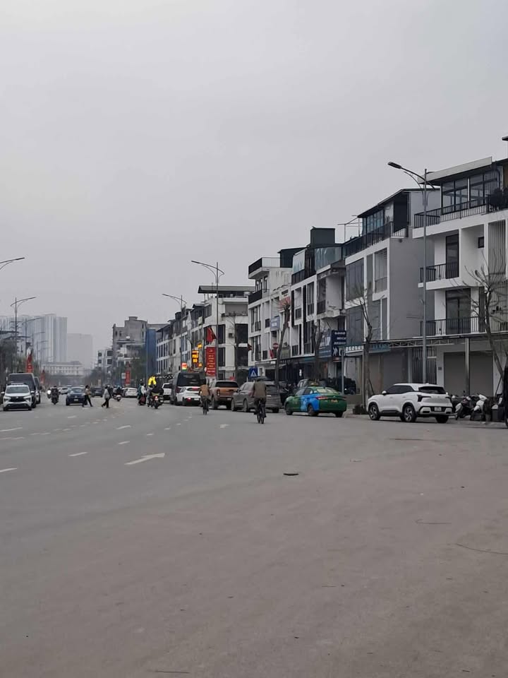 Bán nhà mặt phố Ao Sào Hoàng Mai 200m² giá 65 tỷ - Đầu tư sinh lời ngay lập tức!