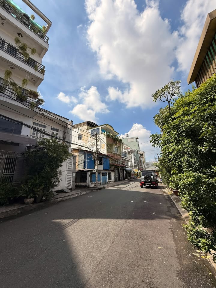 Nhà chính chủ hẻm xe hơi Đường Hồng Bàng, Quận 11 diện tích 60m² - Vị trí đắc địa, giá thỏa thuận!