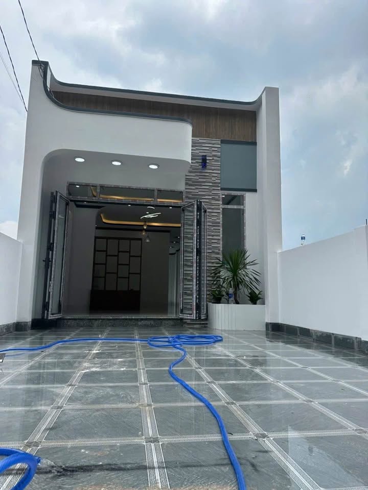 Nhà phố Tân Thành, Phú Mỹ 210m² giá 1.65 tỷ - Thiết kế hiện đại, sẵn sàng ở ngay!