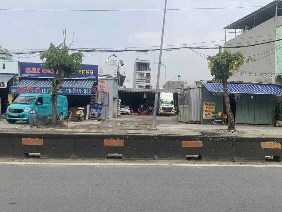 Bán mặt tiền Lê Thị Riêng, Quận 12 - Diện tích 951m², Giá 95 tỷ - Cơ hội đầu tư tuyệt vời!