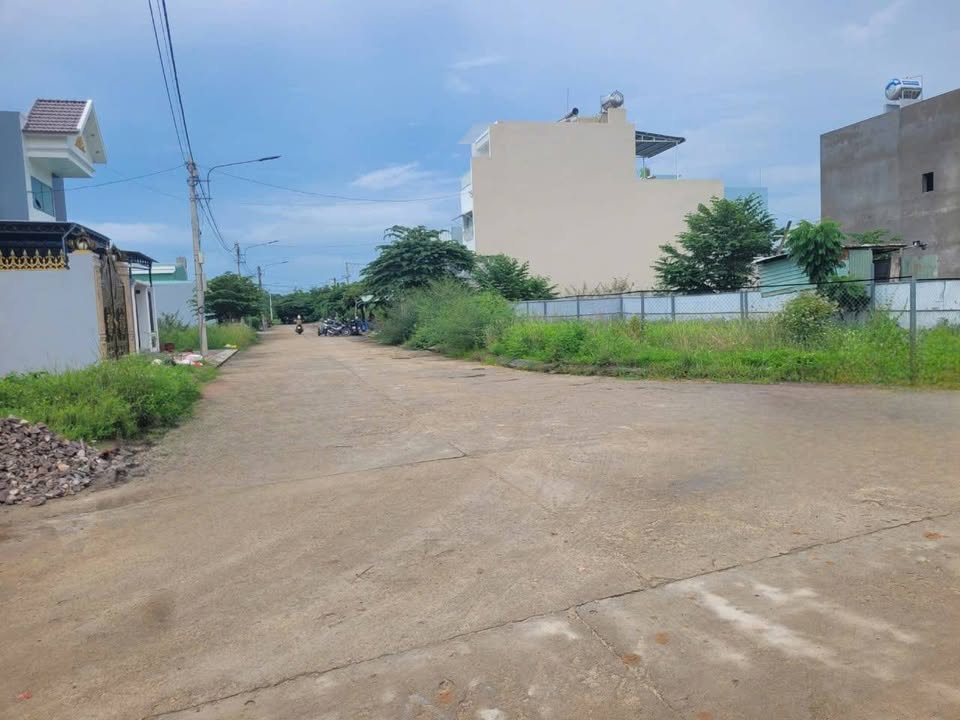 Đất nền góc đường Trần Bá, Diêu Trì, 142.5m² - Giá chỉ 2.2 tỷ, thương lượng