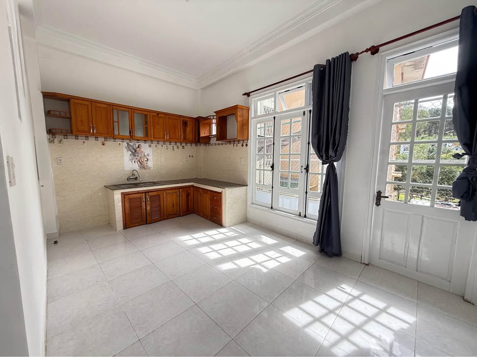 Nhà Mặt Tiền Phường 2 Đà Lạt 94m² giá 10 tỷ - Thích hợp kinh doanh ngay!