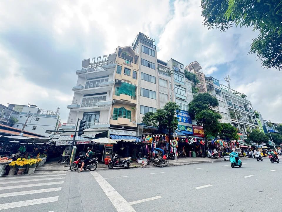 Nhà mặt tiền 7 lầu đường Nguyễn Trãi, Quận 5, giá 20 tỷ - Đầu tư sinh lời ngay!