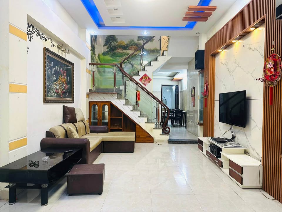 Nhà 2 Tầng Đẹp Tại Trưng Nữ Vương, Hải Châu 80m² Giá 5.25 Tỷ - Khu Dân Trí Cao!