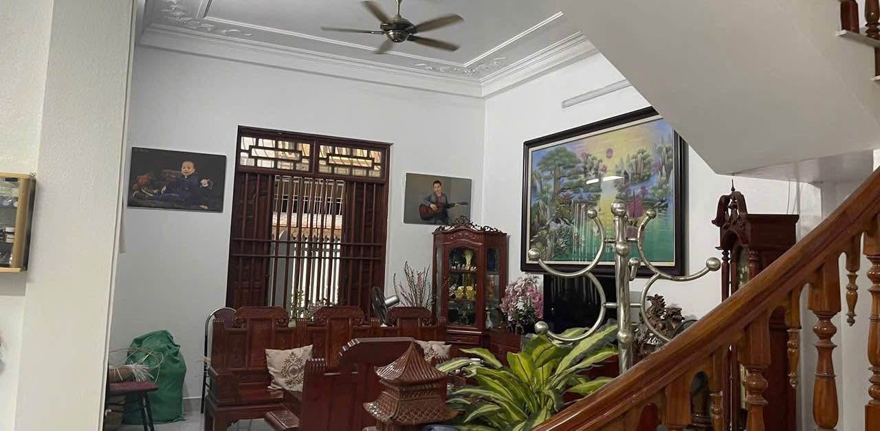 Nhà 3 tầng kiên cố tại đường Nguyễn Mộng Tuân, TP Thanh Hóa - Giá thỏa thuận!